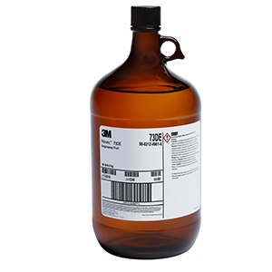 Foto 3M™ Novec™ 72DE Engineered Fluid, una alternativa sostenible al bromuro de n-propilo (nPB) en procesos de limpieza.